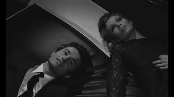 فیلم پوست شیرین (Strip-Tease 1963)