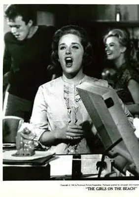 فیلم دختران در ساحل (The Girls on the Beach 1965)