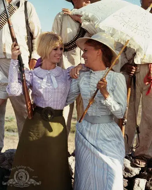 فیلم زنده باد ماریا! (Viva Maria! 1965)