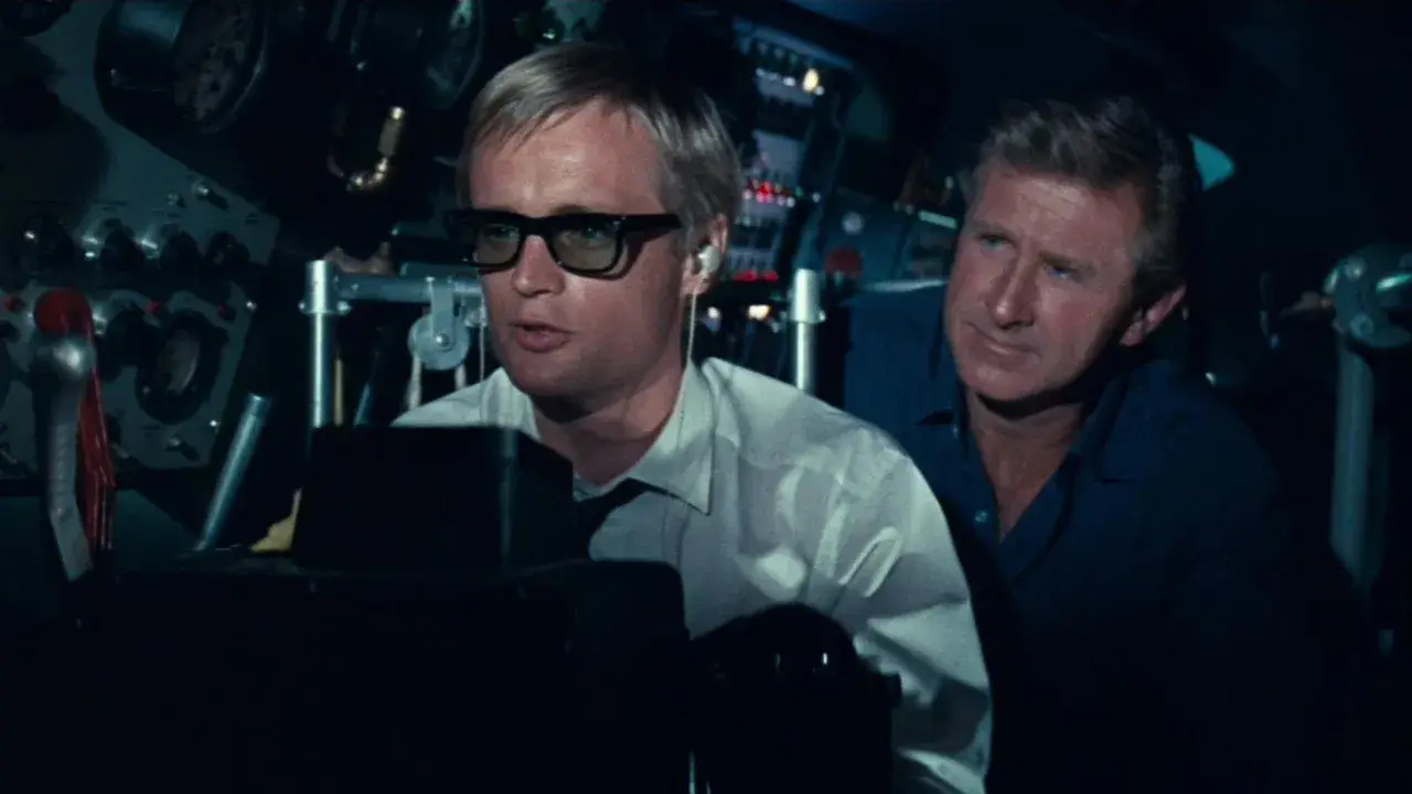 فیلم سفر به دور دنیا زیر دریا (Around the World Under the Sea 1966)