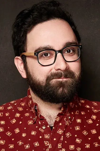 ایزد اعتمادی