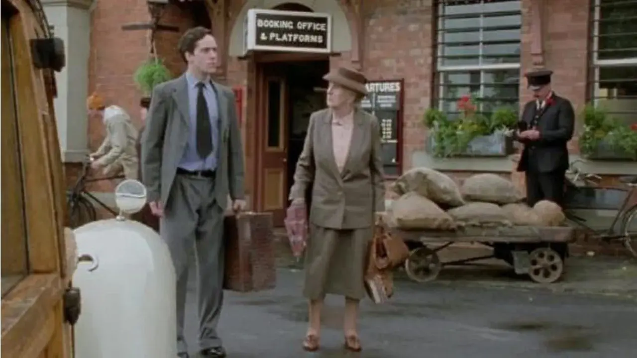 فیلم خانم مارپل: آنها این کار را با آینه انجام می دهند (Miss Marple: They Do It with Mirrors 1991)