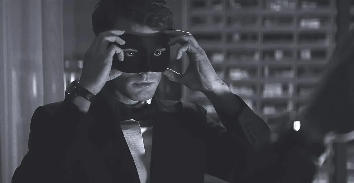 فیلم پنجاه طیف تیره تر (Fifty Shades Darker 2017)