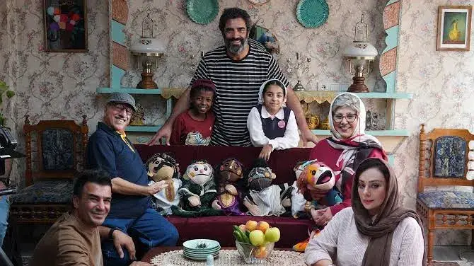 انتشار پوستر رسمی فیلم «من جاسوزنی نیستم» همزمان با اکران در جشنواره