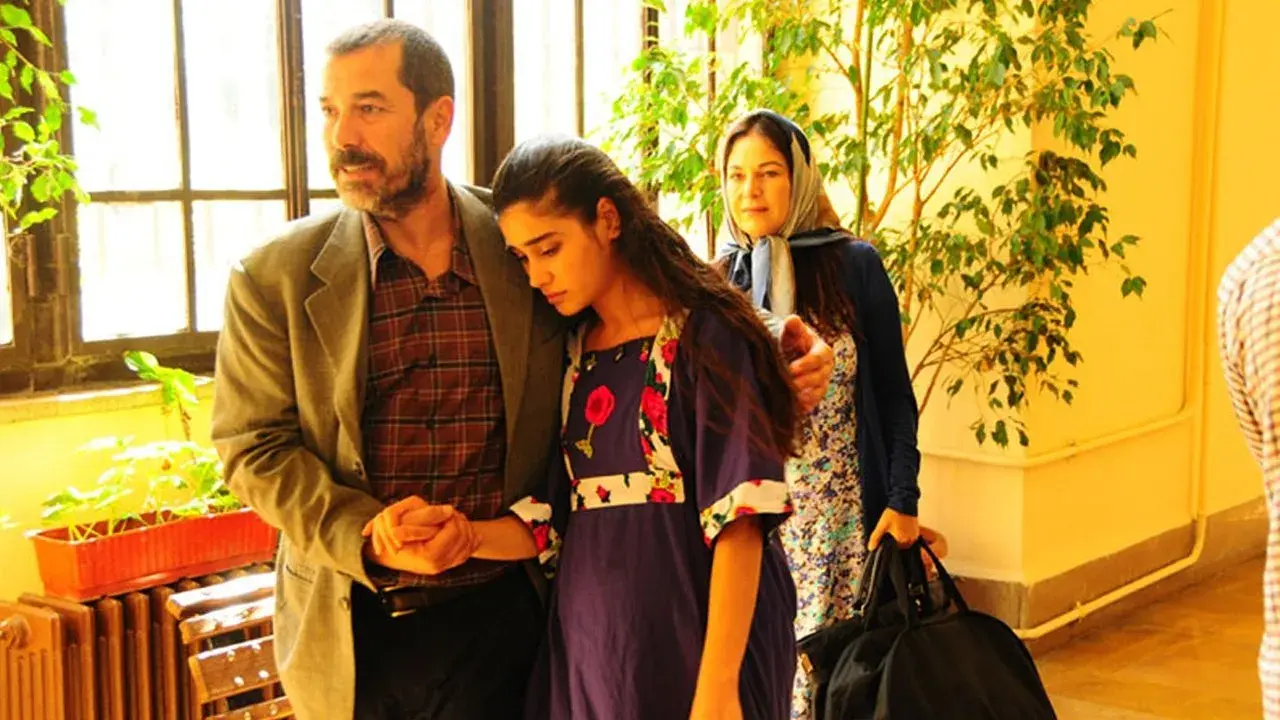 سریال ترکی زندگی ادامه دارد (Hayat Devam Ediyor 2011)