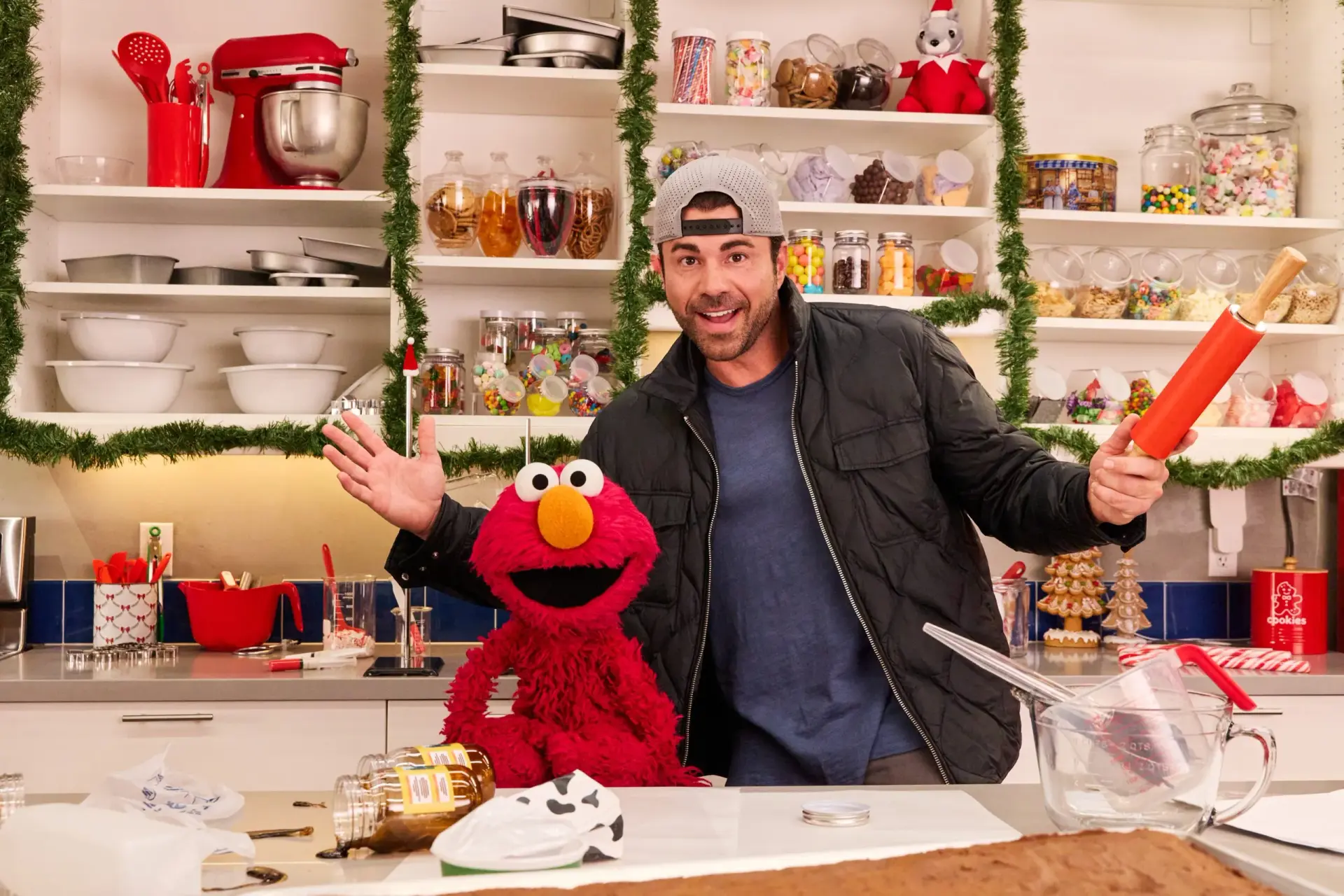فیلم کادوهای کریسمسی المو و مارک رابر (Elmo and Mark Rober's Merry Giftmas 2025)