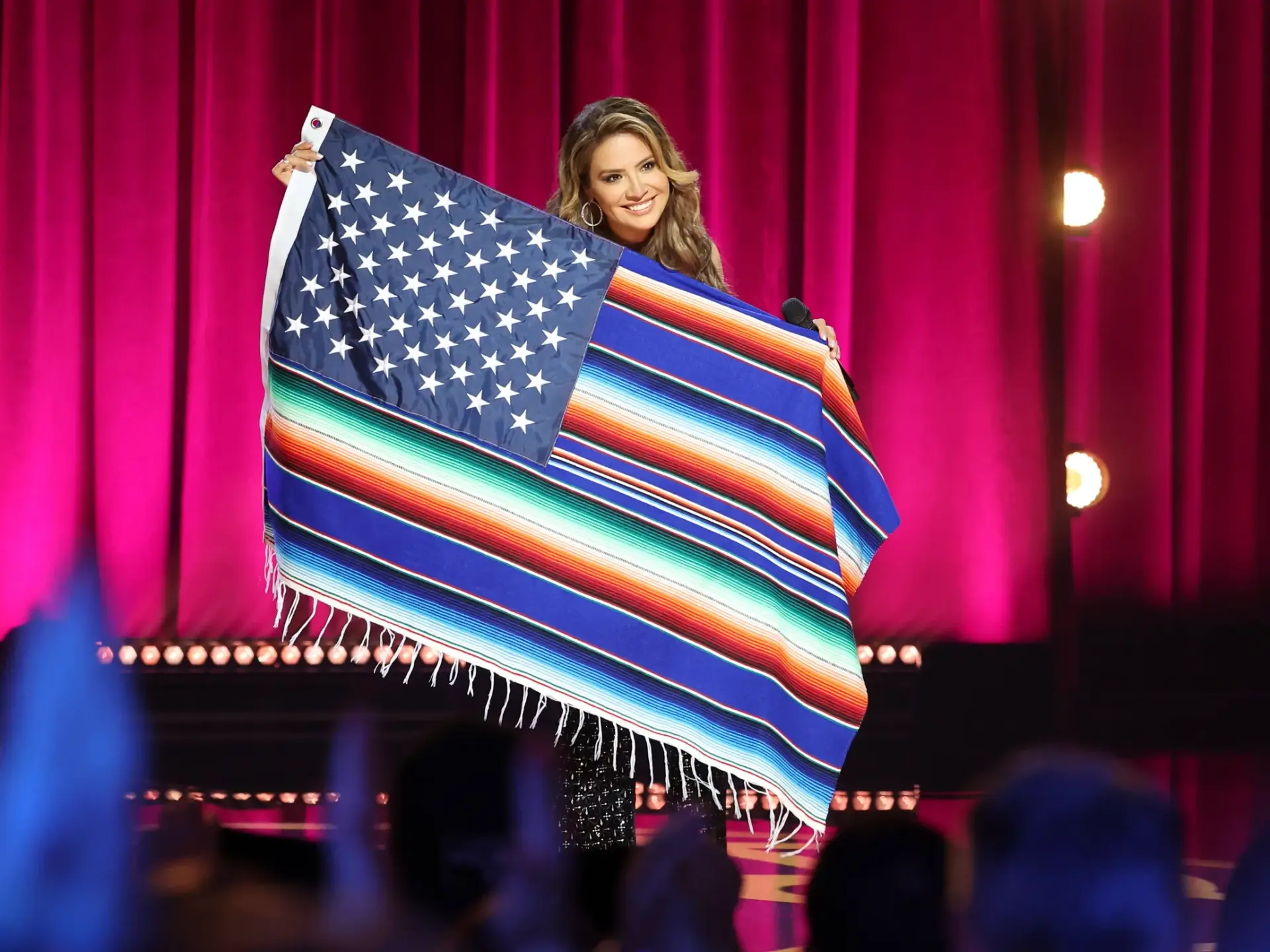 فیلم کریستلا آلونزو: باکلاس (Cristela Alonzo: Upper Classy 2025)