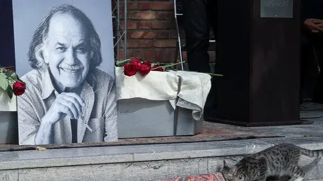 سیروس ابراهیم‌زاده در بهشت زهرا آرام گرفت؛ همجواری با حمیدرضا ساعتچی